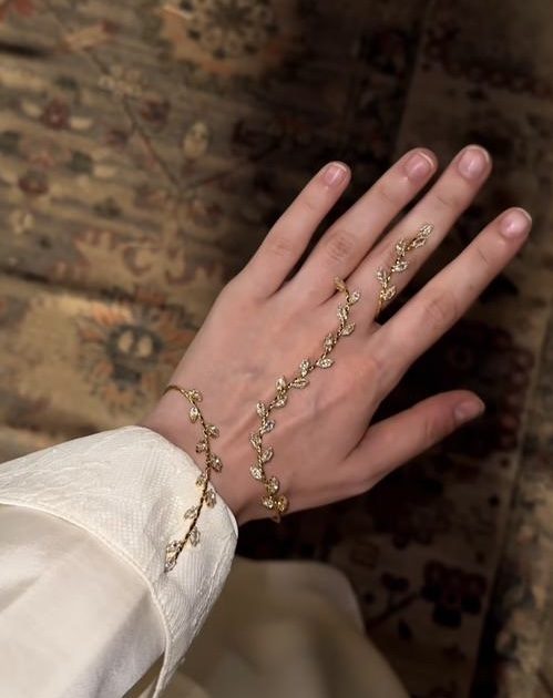 سوار يد فاخر للنساء